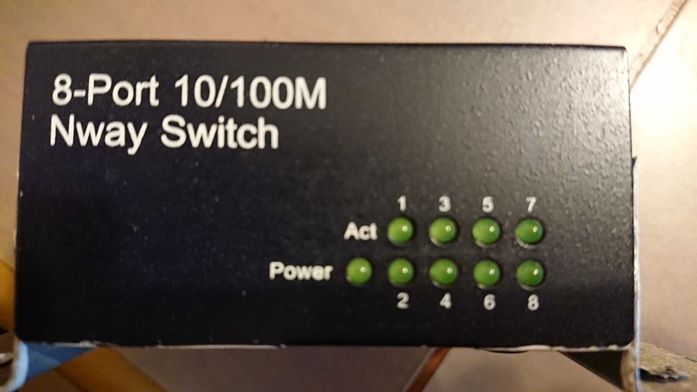 Switch ST LAB 8 porturi Fast Internet