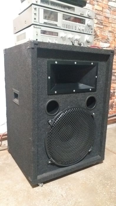 Linie audio Kenwood telecomanda si boxe