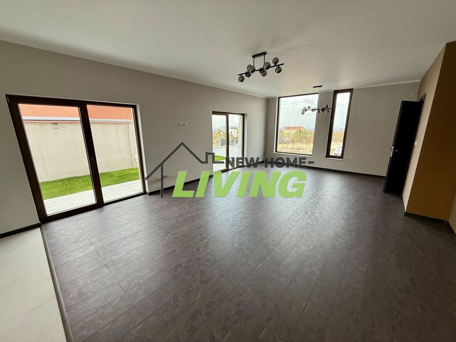 Продава се Къща в с. Белащица, Област Пловдив - 253 кв.м за 2500 €/кв.м - Снимка #1