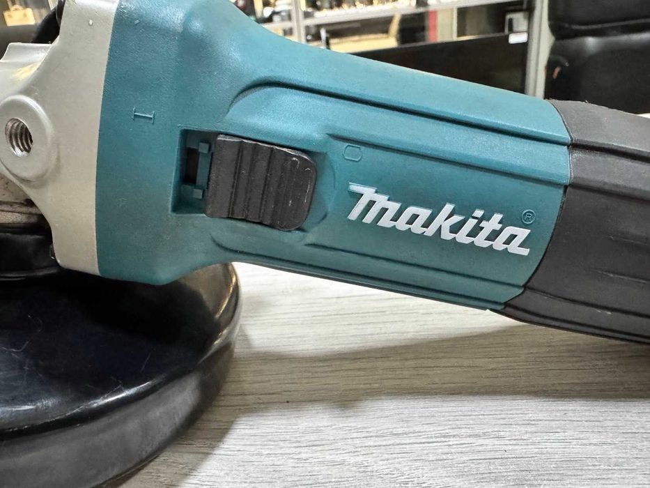 Ъглошлайф Makita GA5030R 720W – с гаранция
