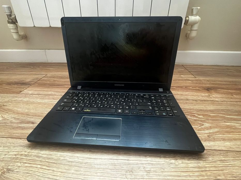 Продам ноутбук Самсунг рабочий