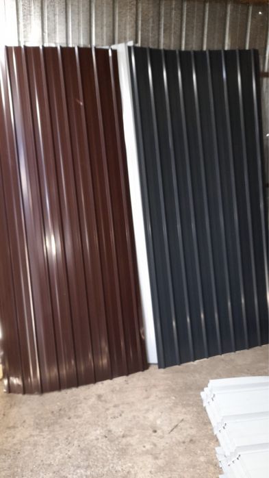 Vând tablă cutată la 2mX90cm