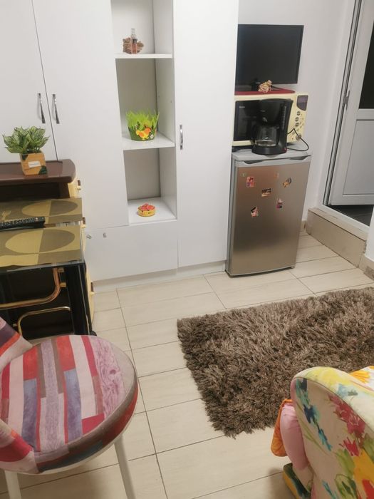 Inchiriez garsoniera la curte,Coiciu,1400,utilitati incluse