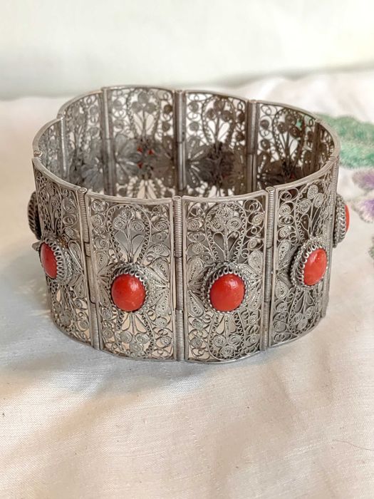Уникална Старинна Сребърна Филигранна Гривна с Корали 19 век