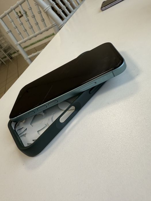 Vând Iphone 16 128GB