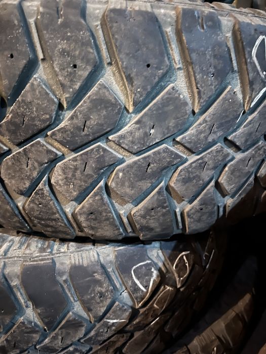 Продам шины на джип