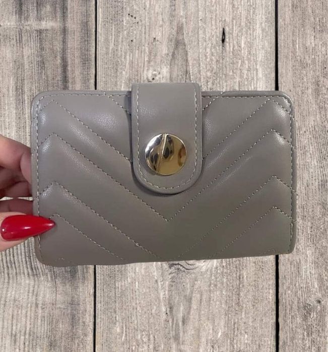 Дамско портмоне/портфейл