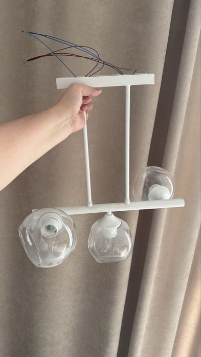 Продам люстрю 3 цоколя