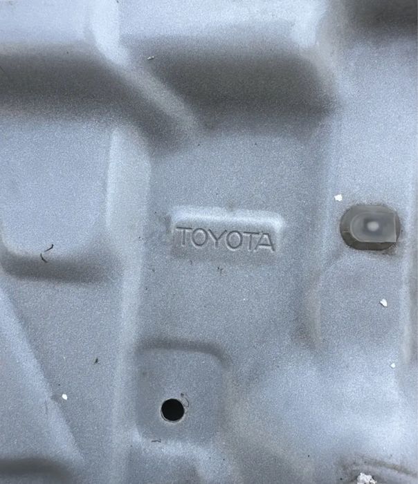 Дверь камри грация