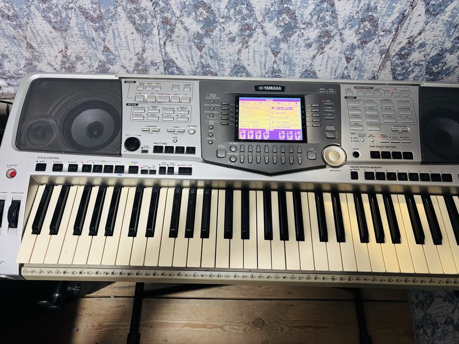 Продам Yamaha psr 2000 usb