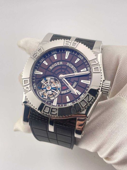 Часы Roger Dubuis Easy Diver