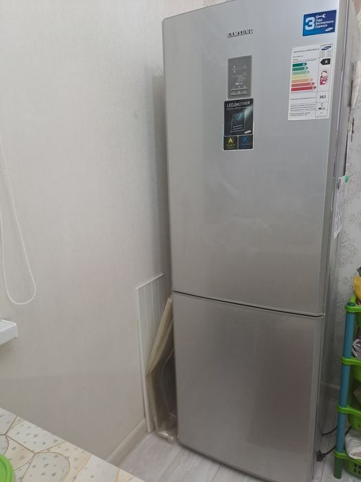 Холодильник Самсунг в отличном состояний...Продам!