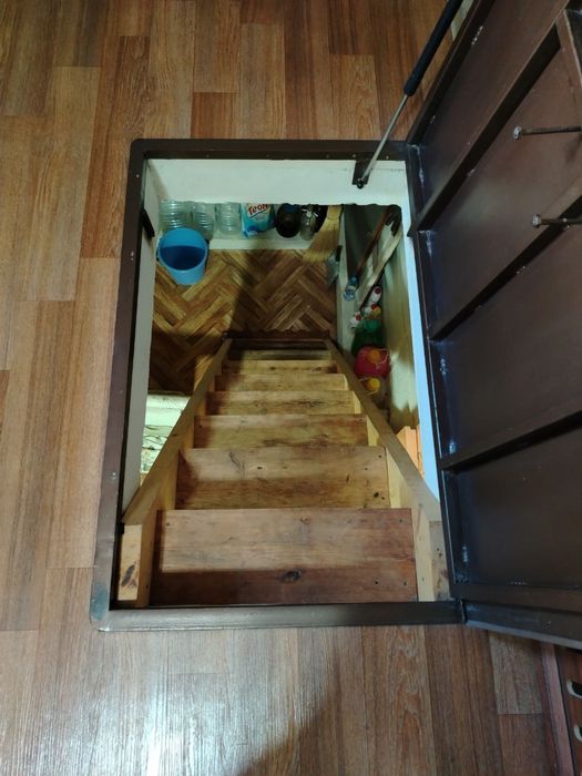 продам 3/1/5 своя, во дворе с магнитом