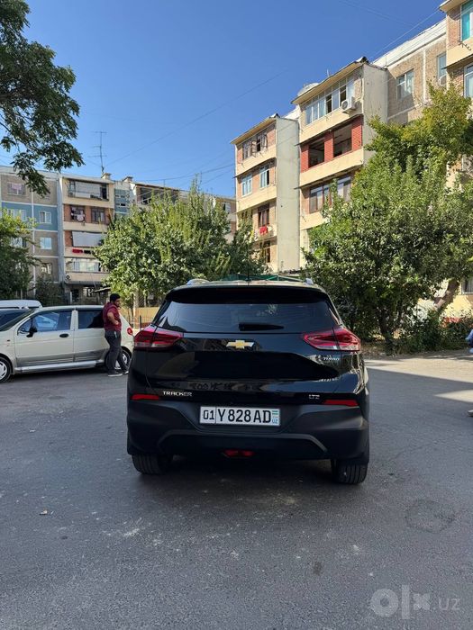Tracker 2023 Qora Ltz sprochna sotiladi