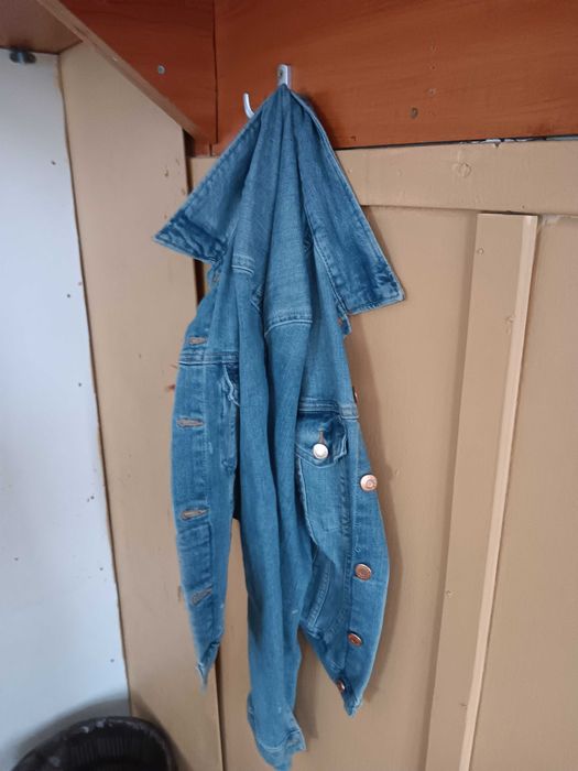 Geacă de blugi uitata in clasa