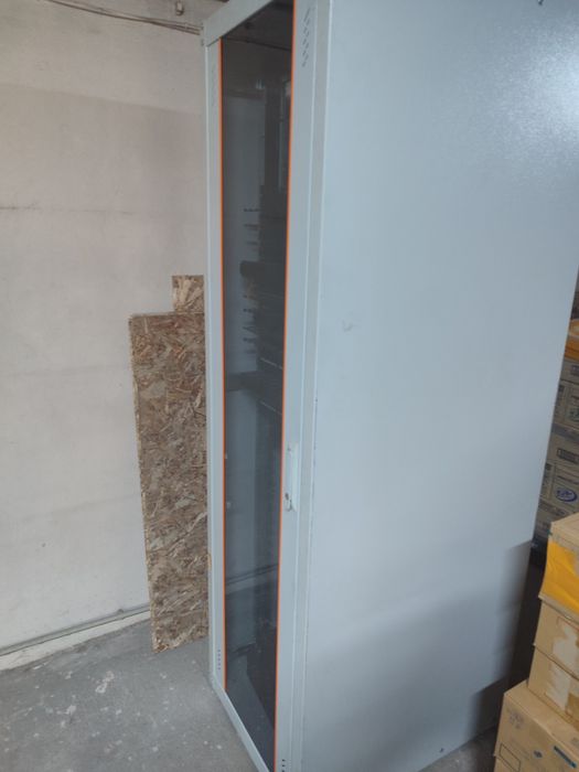 Серверный шкаф. Switch Cisco - 48 ports