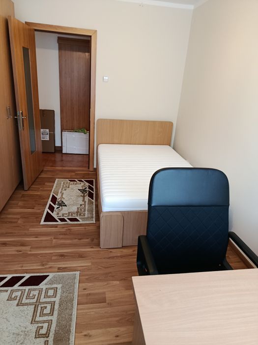 Proprietar închiriez apartament cu 3 camere Bld. Cetatii