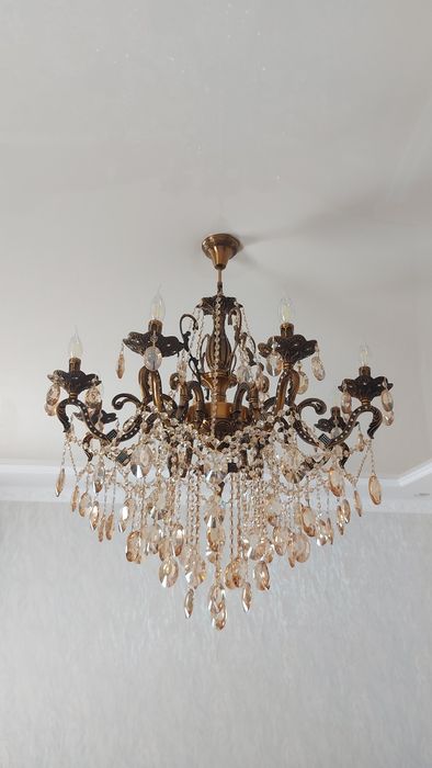 Продам люстры 8рожковые,в отличном состоянии