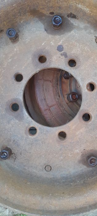 Ступица ПТС-4 на 8 шпилек