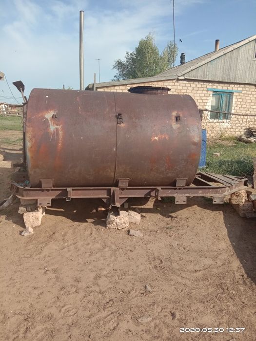 Емкост. 3 тонна...