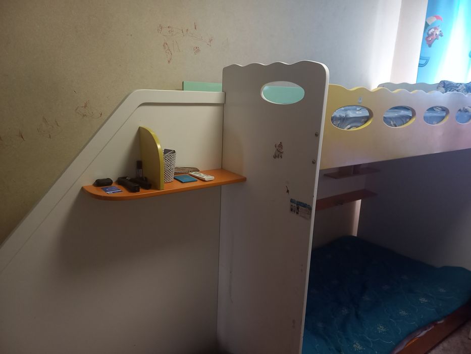 Кровать двухъярусная