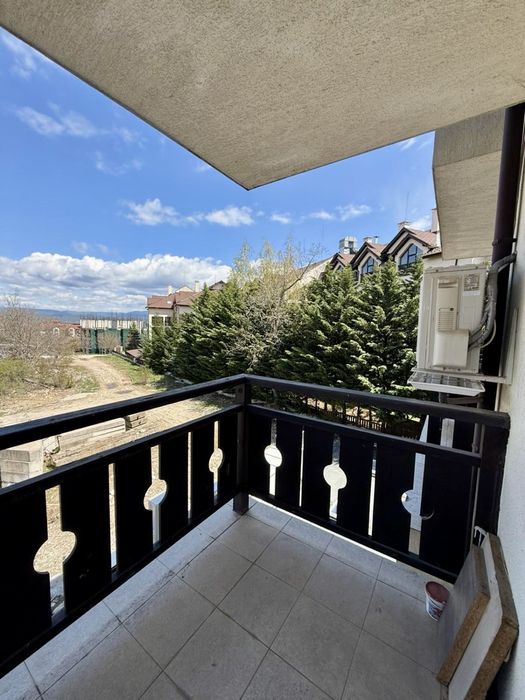 Тристаен светъл апартамент в жил. сграда с Акт 16 в Банско