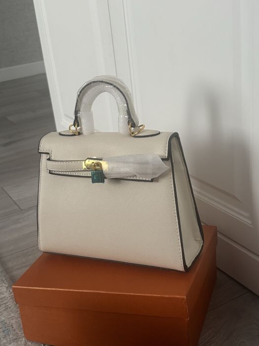 Сумка среднее, жаңа коробкасымен,