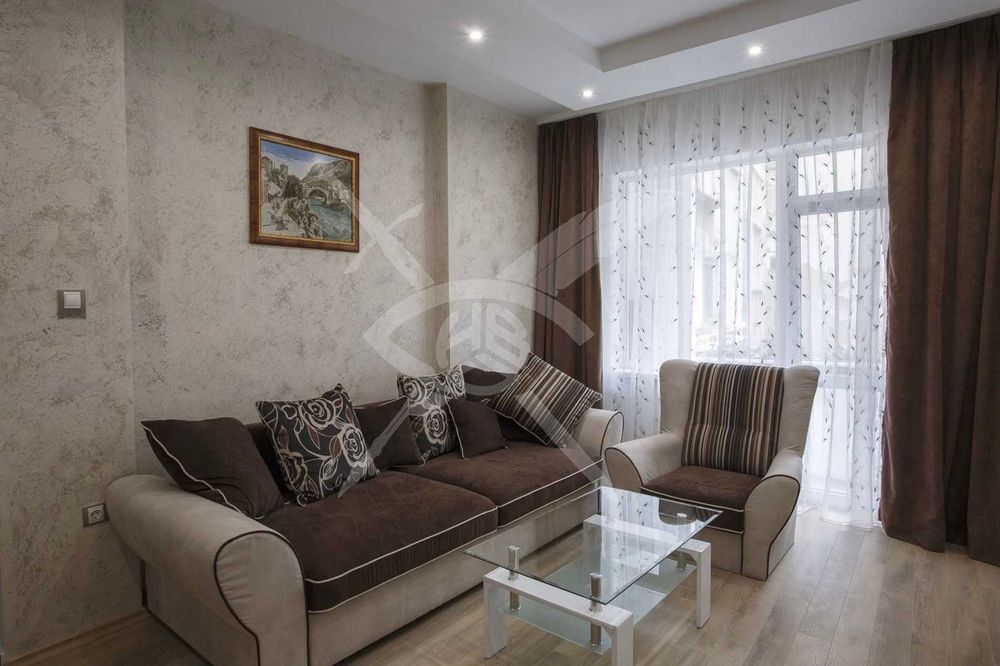 Продава се Тристаен апартамент в София, Център - 80 кв.м за 4713 €/кв.м - Снимка #3