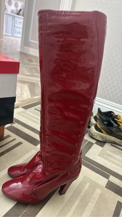 Продам сапоги новые от jimmy choo