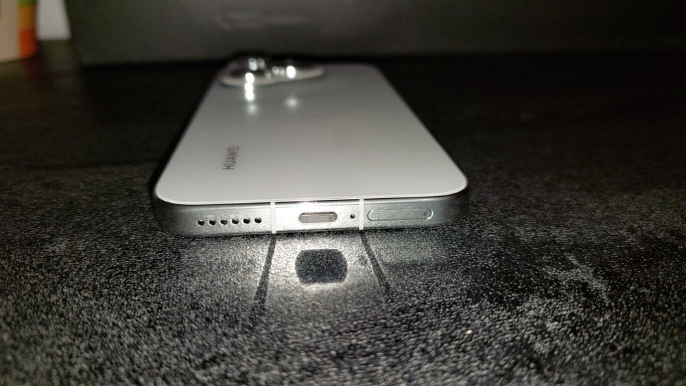 Huawei pura 70 256 GB RAM 12 GB като нов