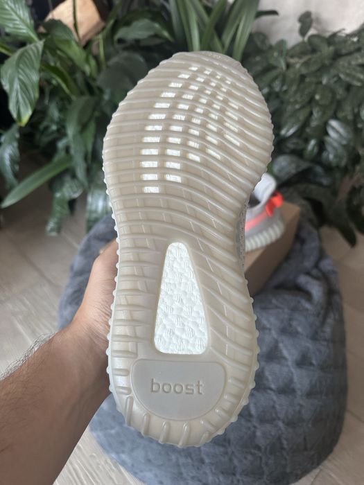 Adidas Yeezy Boost 350 V2 Tail Light