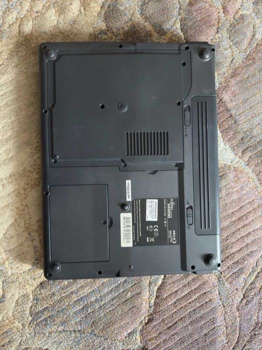 Laptop antic Fujitsu Siemens Amilo Intel Celeron M 440