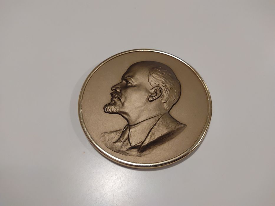 Бронзов плакет на Ленин диаметър 10см