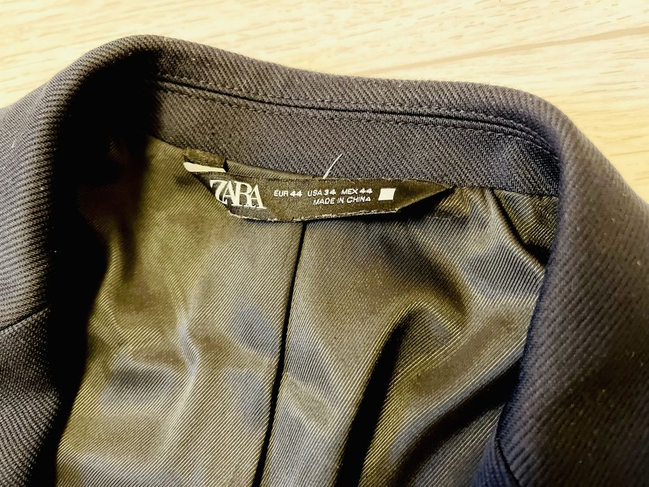 Продам костюм Zara