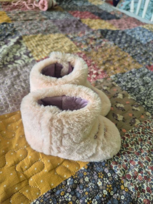 Cizmulite bebe   marimea 20/21 noi