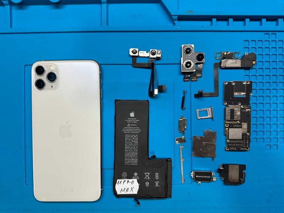 iPhone 11 Pro Max на части