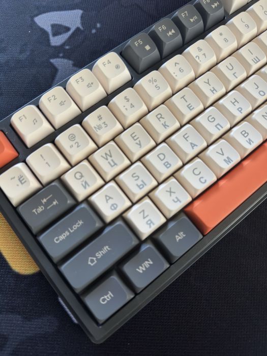 XUNFOX K81 80 ta klavishli klaviatura RGB podsvetkali