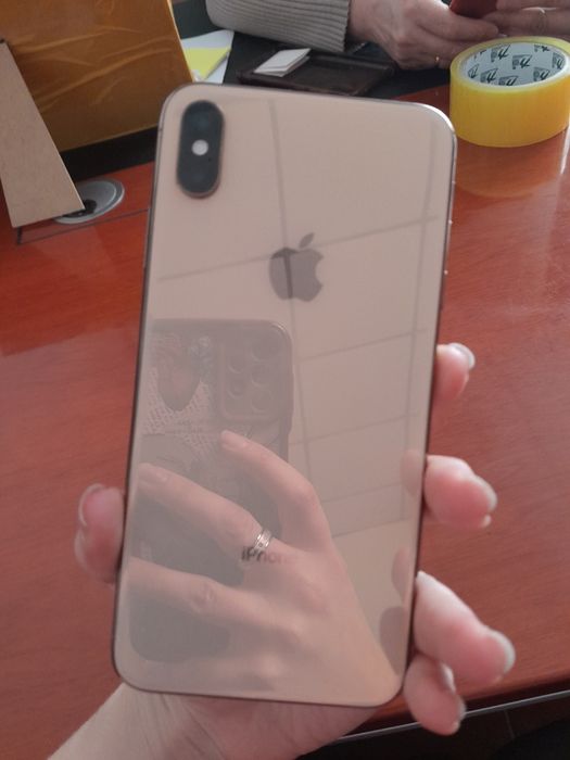 Продам iPhone Xs Max