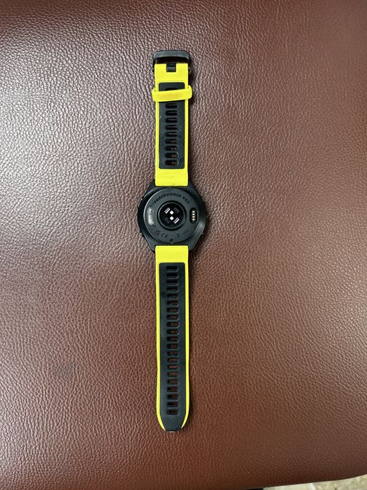 Продам Garmin 965