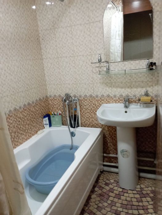 Zaliniyada 3 xonali uy solidadi