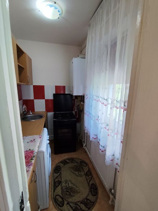 Vând apartament .