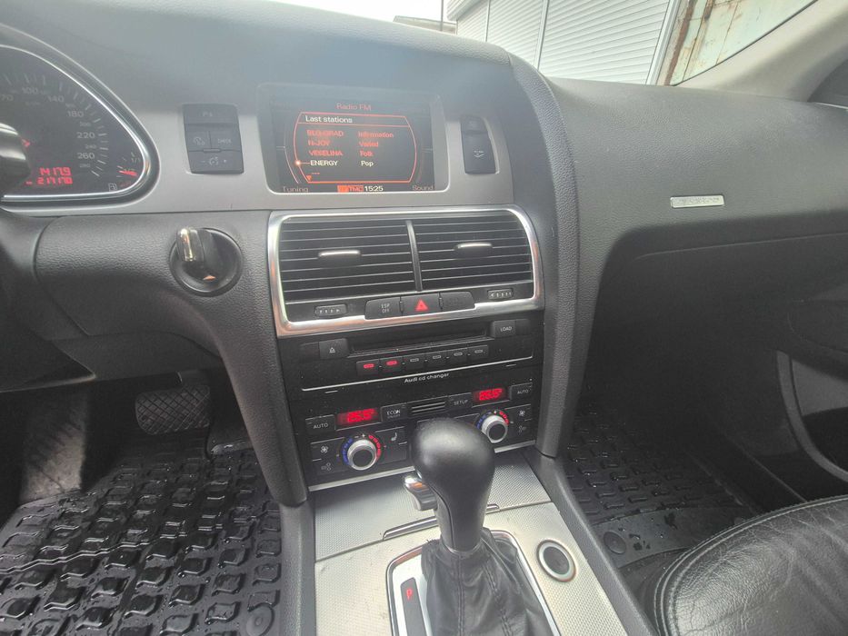 Audi Q7 цял за части или на части