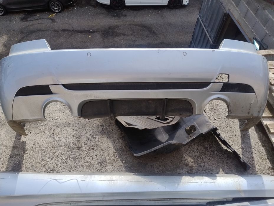 Продаваме фейслифт М пакет от БМВ Е92 335d пълен комплект 
Цена 1400