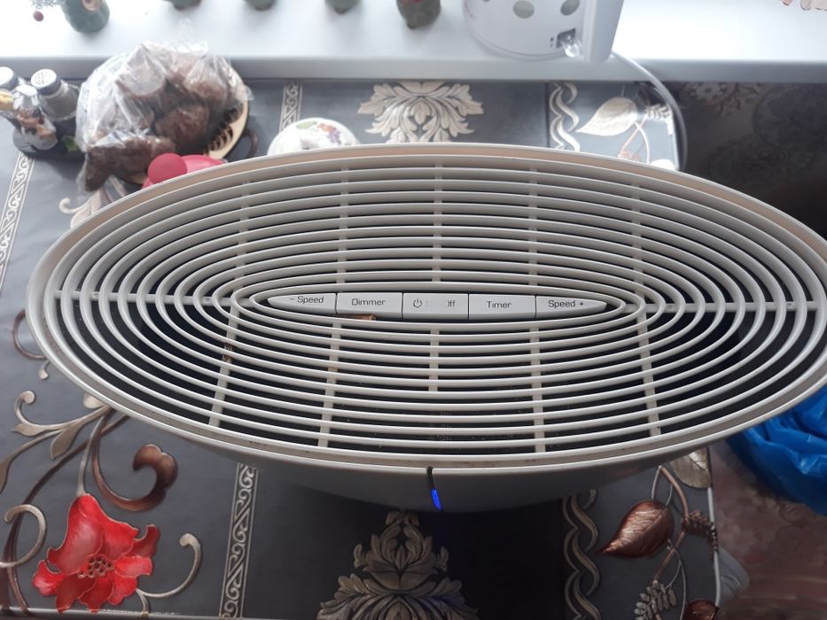 Продам очиститель воздуха