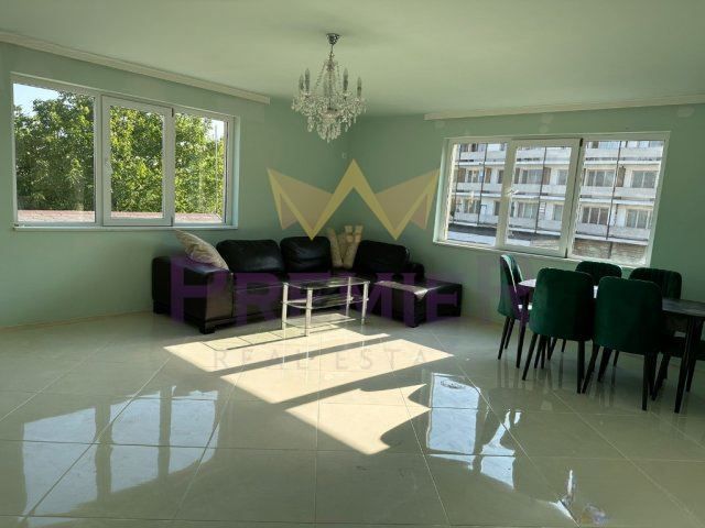 Дава се под наем Тристаен апартамент в Варна, Бриз - 135 кв.м за 1200 € - Снимка #2