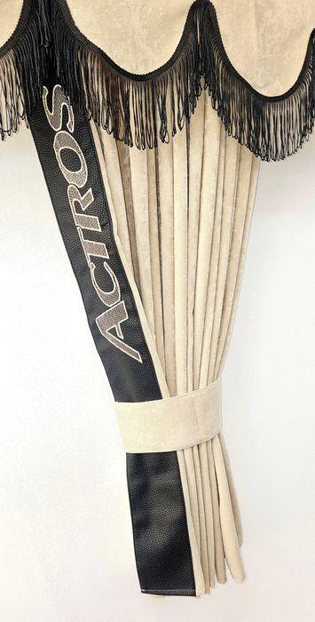 Бежови пердета закамион MERCEDES с кожена лента+кукички холандско чело