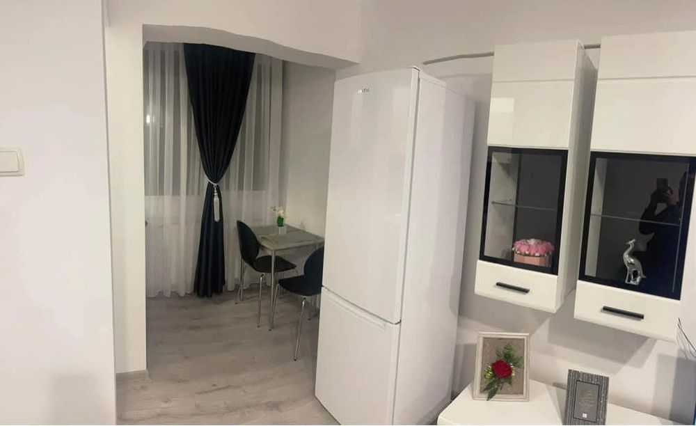 Închiriez garsoniera garsonieră