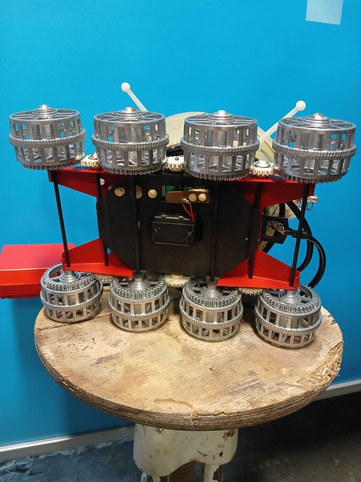 Стара СССР играчка луноход.