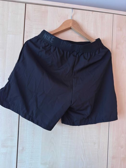 Pantaloni scurti de baie , nike cu eticheta