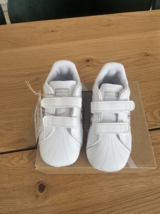 Бебешки маратонки Adidas нови